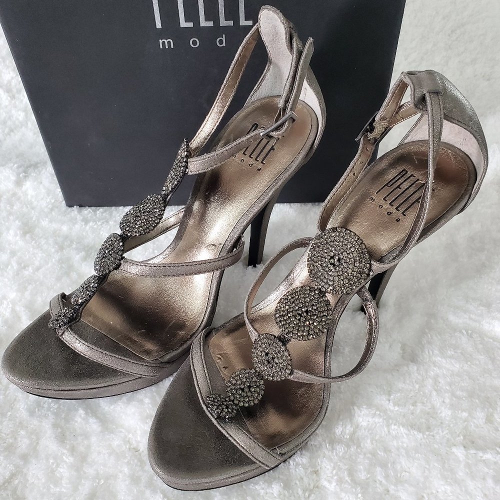 Pelle Moda Francine Heels Size 7M.  Platinum Gold Metallic